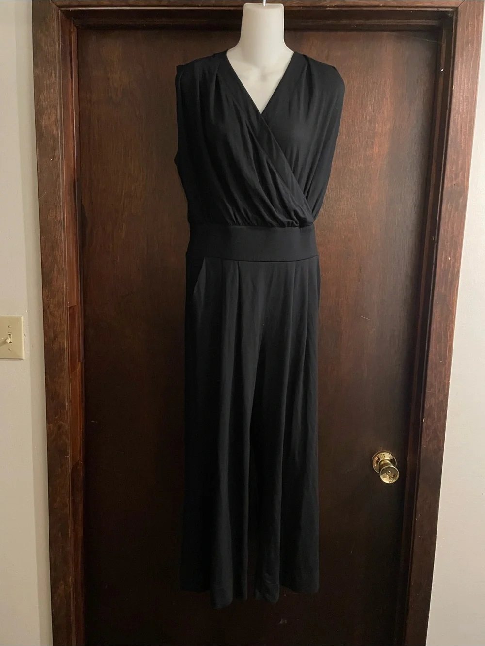 Cabi Brand Women's Medium Black Downtown Jumpsuit Cropped Leg - Picture 4 of 4